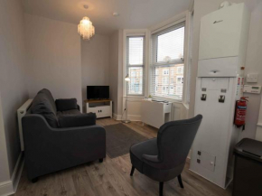 Pass the Keys Newly Renovated 2 Bedroom Apartment and Free Parking